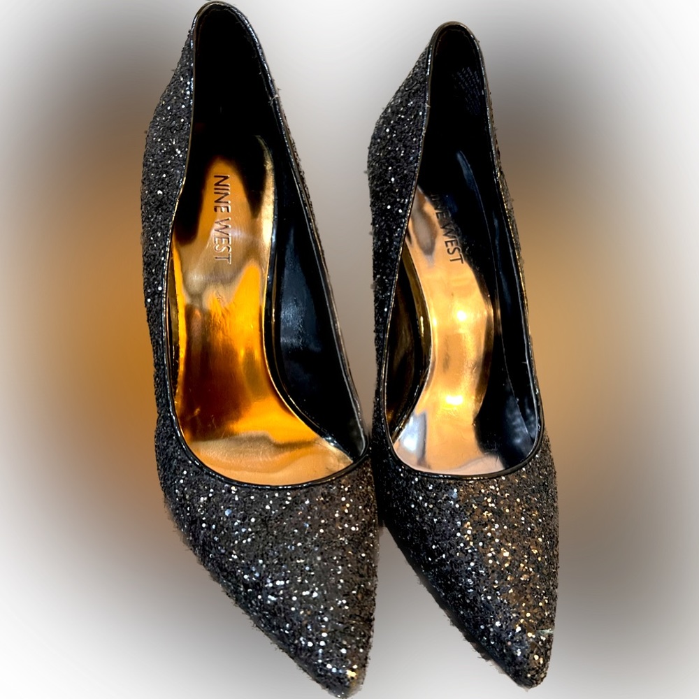 Glitter Black Pumps